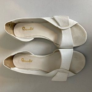 Bambi Sandals/Flip Flops, Size 39, Flats